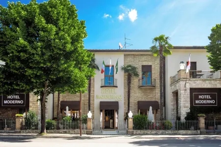 Hotel Moderno
