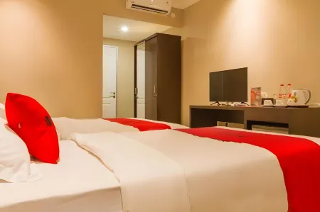 RedDoorz Plus @ Dipatiukur Отели рядом с достопримечательностью «Bandung Science Center»