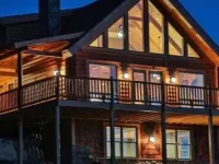 Mountain Ski House w/hot tub, wrap around deck, panoramic views! Hotels in Madison