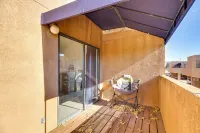 1 Mi to Unm: Convenient Albuquerque Townhome! - Condos