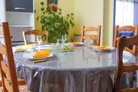 La P'tite Maison Hotels in Espinasses