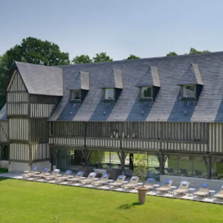 Apartment in Saint Arnoult Near Golf Course Отели в г. Сент-Арну