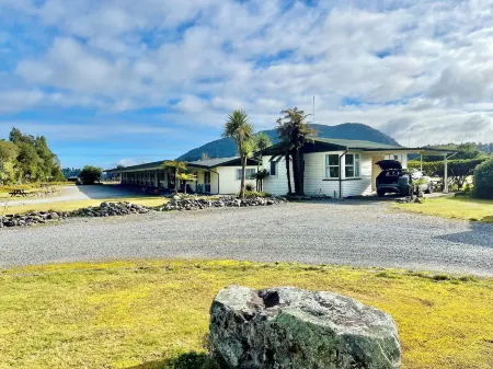 Glacier View Motel - Franz Josef Отели рядом с достопримечательностью «West Coast Wildlife Centre»