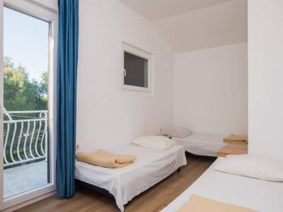 Apartment in Brodarica near Beach Gaj