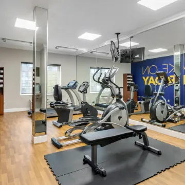 Comfort Suites Downtown Sacramento Отели рядом с достопримечательностью «Капитол Парк»