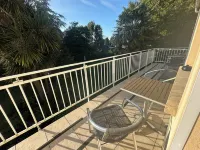 Logis Hôtel la Demeure du Perron Hotel a Quettehou