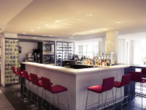 奈梅亨市中心美居酒店