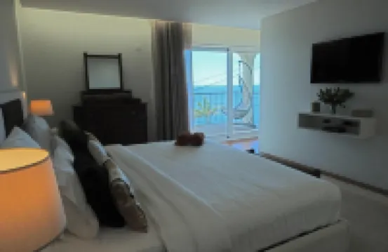 Fuga para o mar com piscina privada