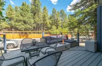 Spacious Studio, Large Deck w/ Firepit, couch and seating; Huge shower