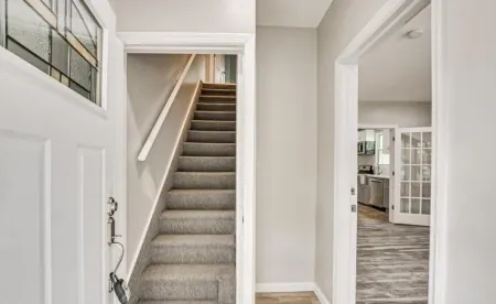 Comfortable Clean Apartment close to all major highways, food and entertainment