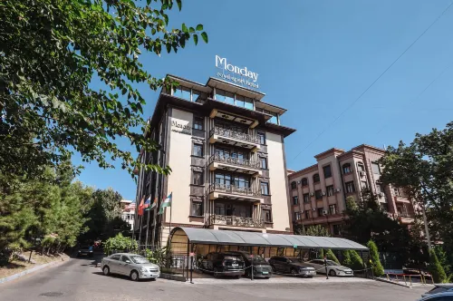 Monday Royal apart hotel