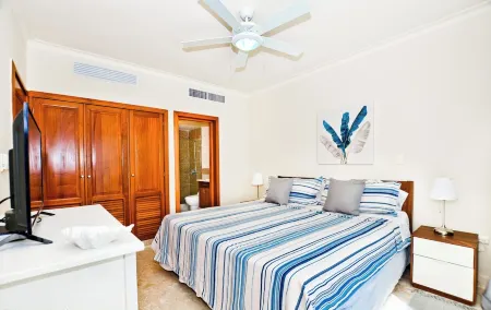 Playa Turquesa 1 Bdr Penthouse + Loft-Ocean View - Sleeps 4 Direct Beach Access