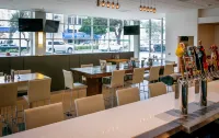 Holiday Inn SAN FRANCISCO-GOLDEN GATEWAY by IHG with No Resort Fee - bar