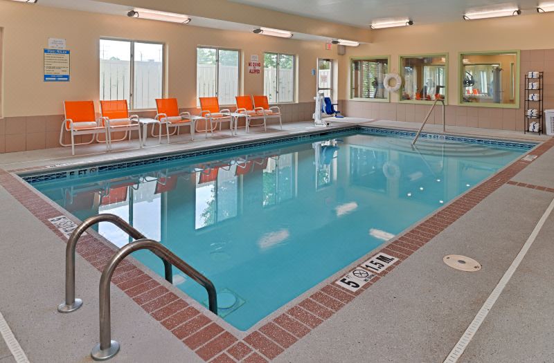 Holiday Inn Express & Suites Cincinnati-Blue ASH by IHG photo 5