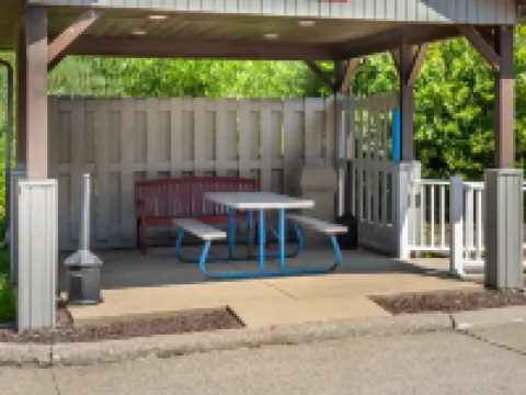 Red Roof Inn Erie - I-90 Hotels in Summit Township