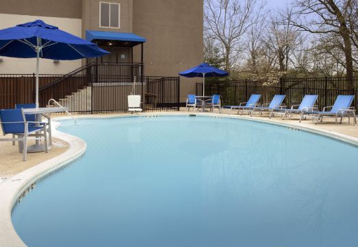 홀리데이 인 수영장