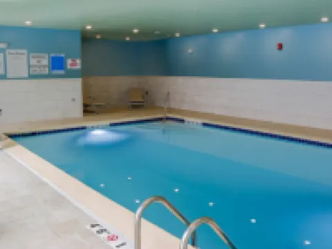Holiday Inn Express & Suites DETROIT NORTH - ROSEVILLE by IHG Hotels in Macomb County