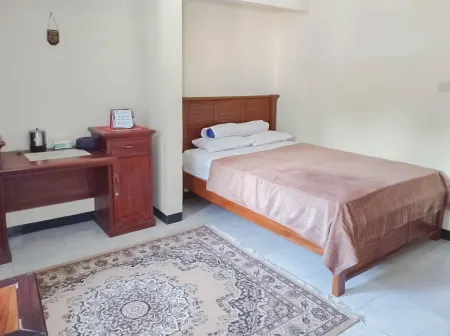 Triyoga Homestay Syariah RedPartner Отели в г. Mandirancan