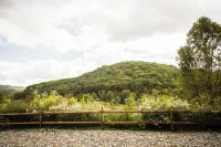 Ridgetop Retreat Cabin at Highland Hideaways - Arcade & Drive-in Theater