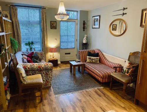 Studio - Sleeps 2 - Pets - Terrace - Parking Hotels in Macclesfield