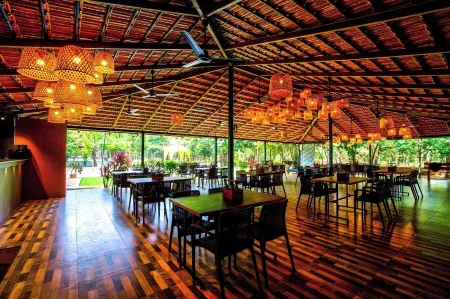 Go Green Spice Eco Resort Отели в г. Кавелоссим