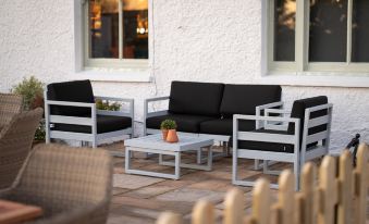 Berkshire Arms by Chef & Brewer Collection