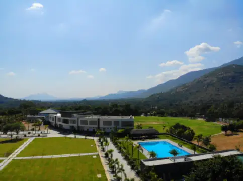 ฟอเรสต์ มีโดวส์ รีสอร์ต - สวิส อินน์ เซเลม