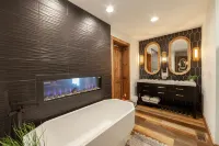 Night Owl 3 Bedroom Cabin by RedAwning - Chalets