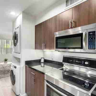 Fully Furnished Condo in the Heart of Old Town Scottsdale: Private Patio & Pool Others