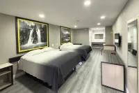 Super 8 by Wyndham Visalia