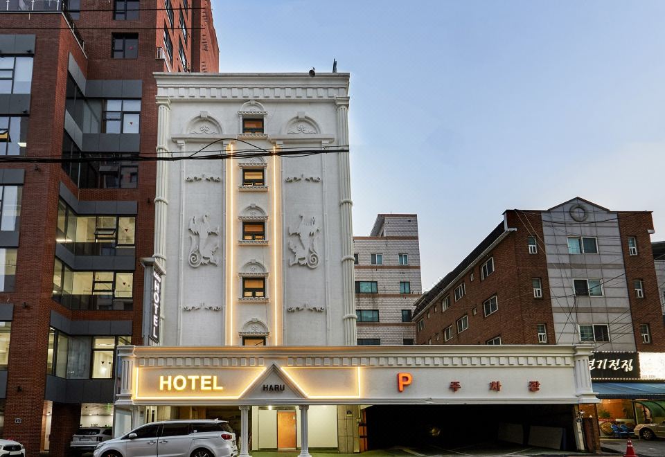 2. 수원시청역 하루..