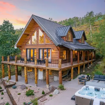 Luxury Wood-Log Cabin - Your Park City Mountain Getaway - Sleeps 10+
