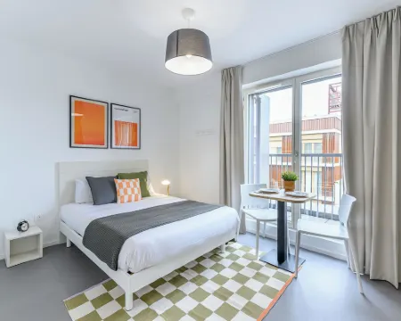 Student Factory Paris - Universeine Hotels in Saint-Denis