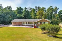 3 Mi to Arabia Mtn Trails: Quiet Ranch-style Home - Wifi