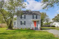 Beach Days & Dtwn Charm! Cape Charles Cottage - Wifi