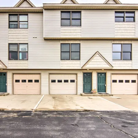Kitty Hawk Townhome at Sea Dunes - Walk to Beach!