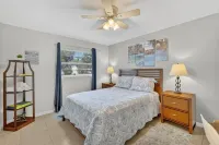Cozy Stay in Ocala ~ King Bed, Fenced Yard, WiFi ~ Near Historic Downtown & Wec