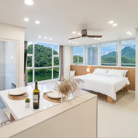 Nami Island Chaeungan Pool Villa Отели рядом с достопримечательностью «Сад Евхавон»