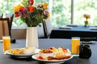 Atlanta Evergreen Lakeside Resort - sarapan