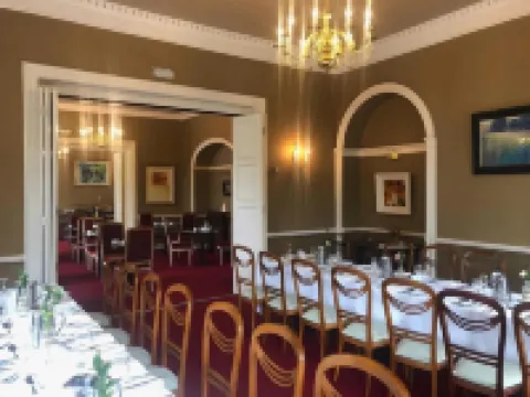 Castle Oaks House Hotel