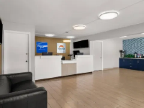 Suburban Studios Orange Park - Jacksonville Near Naval Air Station Hotels in Orange Park