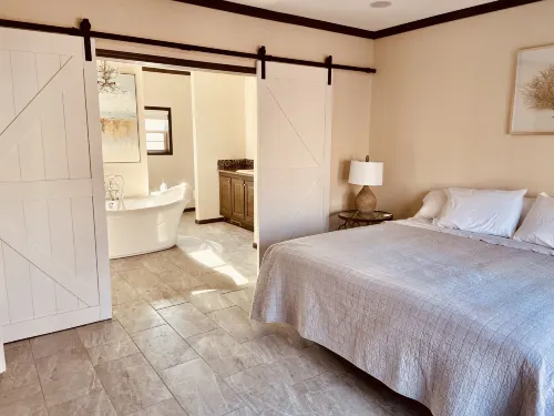 Swan Lake Resort - Boutique