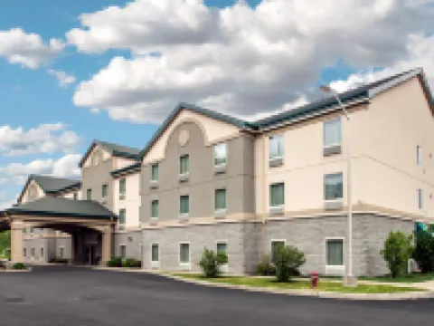 Quality Inn & Suites Fishkill South Near I-84 Hotels in Fishkill