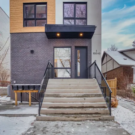 Luxurious Large 3 Bedroom Loft Saskatchewan Drive