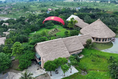 Cuc Phuong Mineral Retreat - Bares