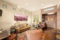 "SERENE DESERT GETAWAY" La Casa Coyote, Kayenta Art Village W/Views of Red Rock