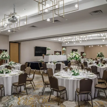 DoubleTree by Hilton Laredo Отели в г. Уэбб