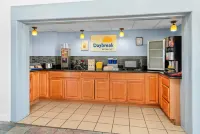 Days Inn by Wyndham Lafayette Near Lafayette Airport - breakfast
