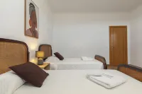 HH 04 - Bedroom 4 in Olive Hills Guesthouse