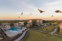 jüSTa Luxé -Highpoint Jawai - Swimmingpools